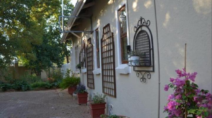 Jock-Inn Guest House