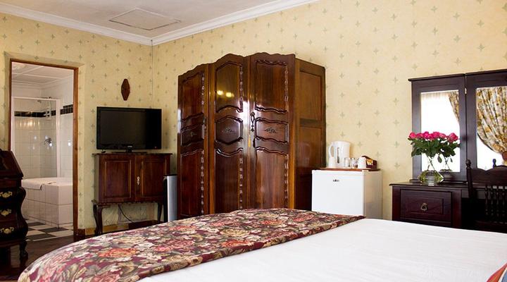 The Parthenon Mansions