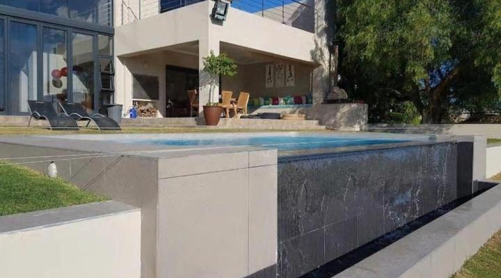 9 on Aquavista Villa