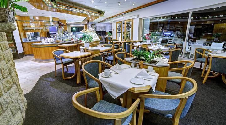 Hotel Schweizerhaus/Cafe Anton