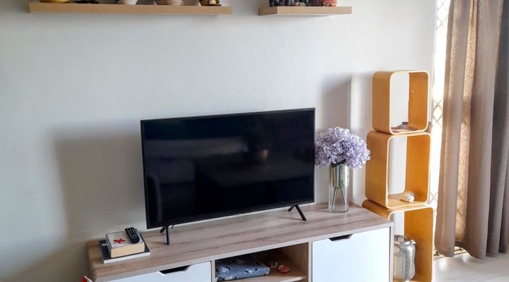 Beachfront flat, amazing views