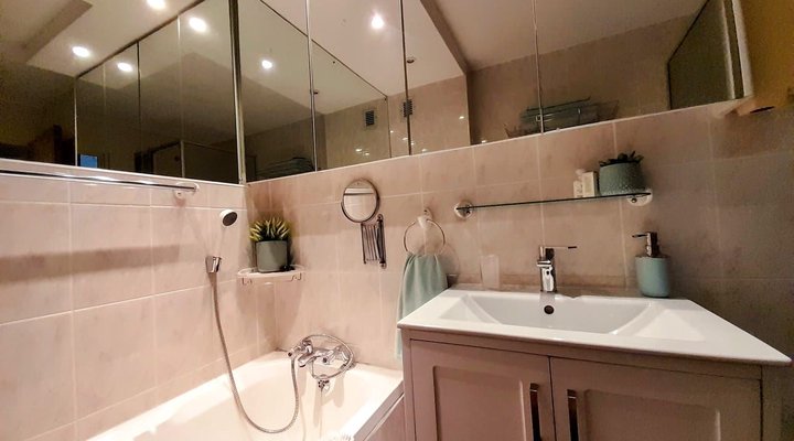 Beachfront flat, amazing views