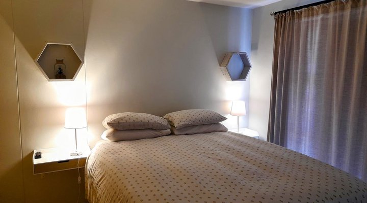 Beachfront flat, amazing views