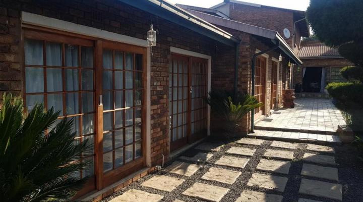 Royal Villa Guesthouse