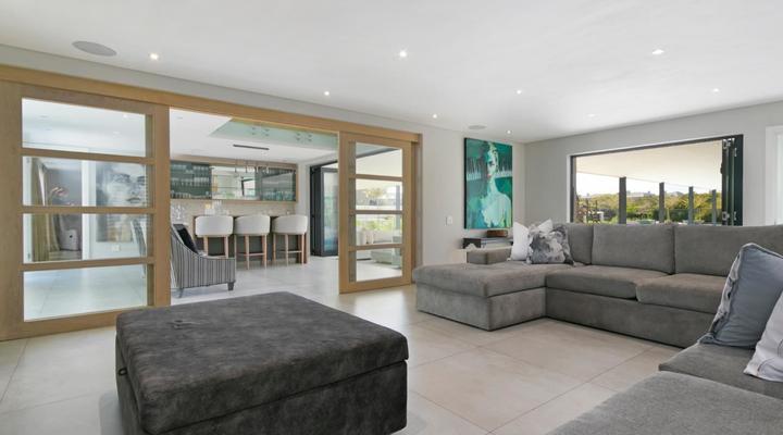 Escape to Luxurious, Coastal Retreat