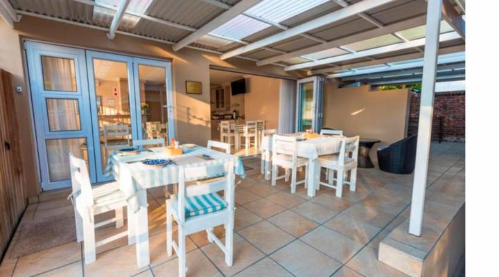 Retreat on Main Bed and Breakfast