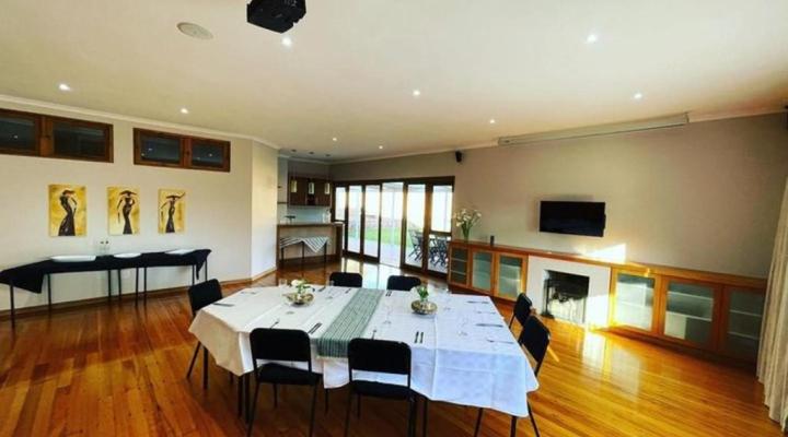 Retreat on Main Bed and Breakfast