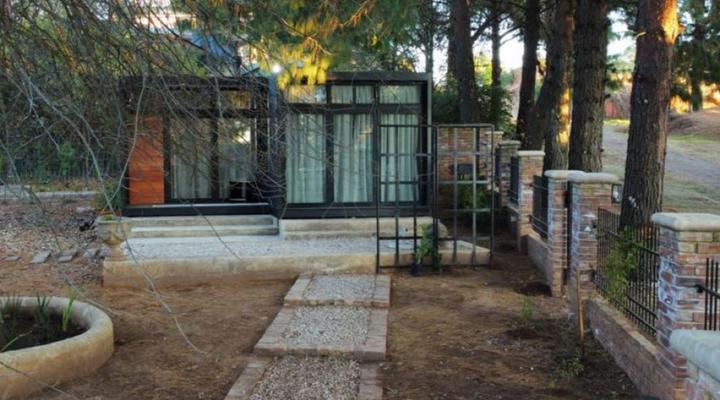 Two White Oaks - Luxury prefab bungalows