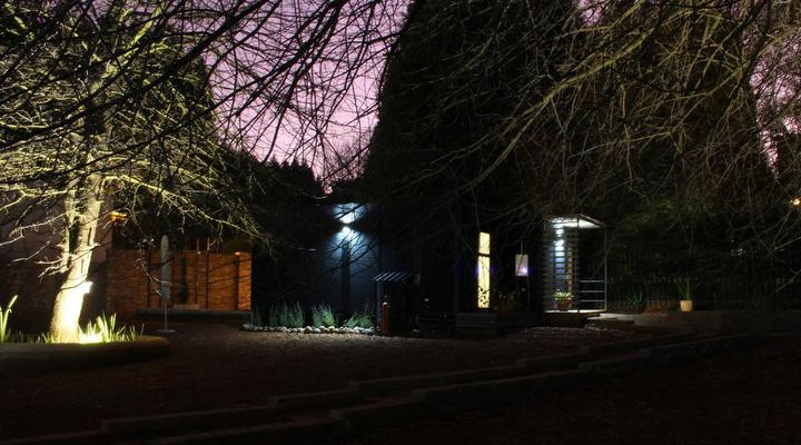 Two White Oaks - Luxury prefab bungalows