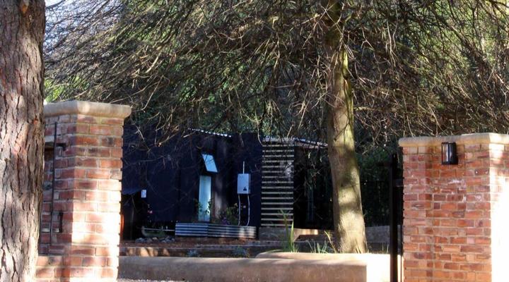 Two White Oaks - Luxury prefab bungalows