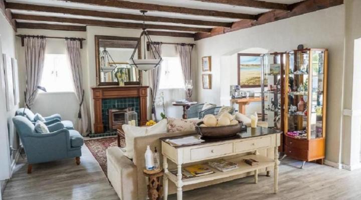 Admiralty Beach House