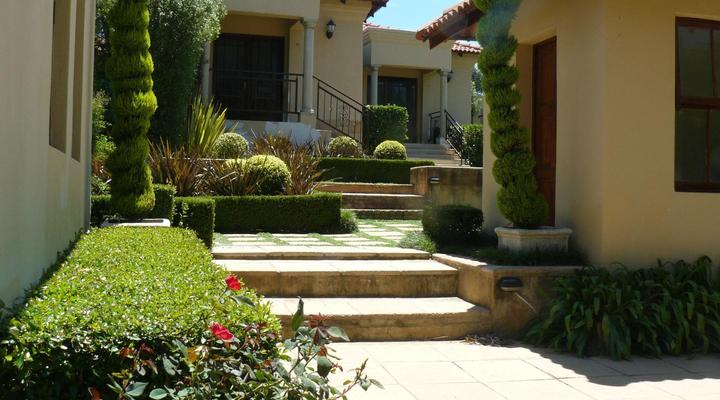 The Moon and Sixpence