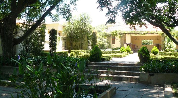 The Moon and Sixpence