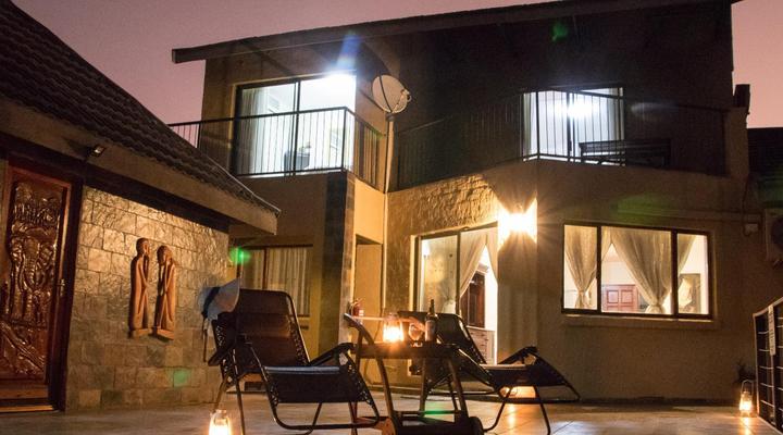 Hoedspruit Wildlife Estate (Indlovu Lodge)