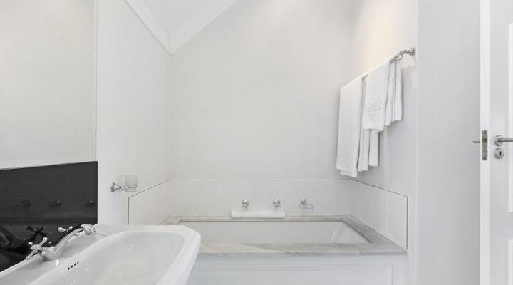 Winelands Golf Lodges 8 by HostAgents