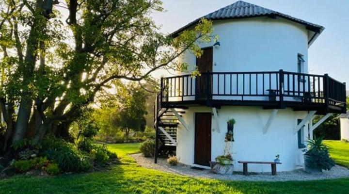 Bella Manga Country Escape