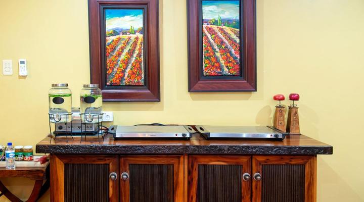 Four Seasons Guesthouse