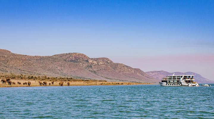 Shayamanzi Houseboats