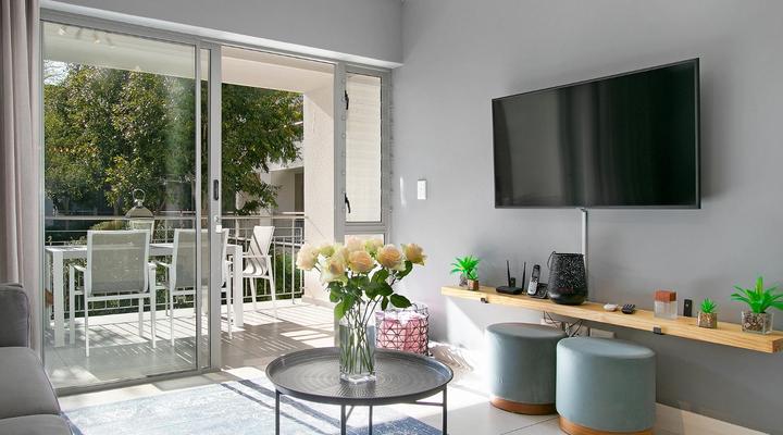 Luxury 2 bedroom apartment in Century City