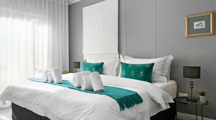 Luxury 2 bedroom apartment in Century City