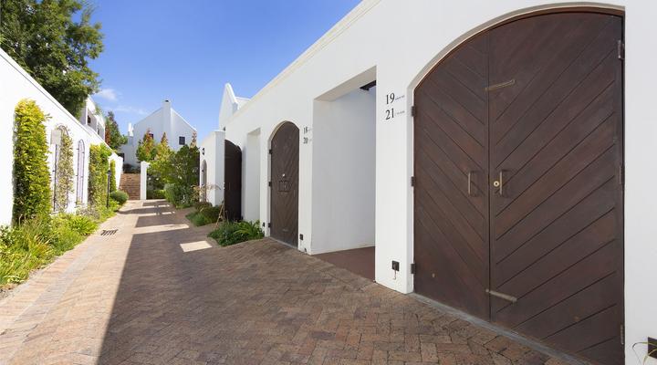 Winelands Golf Lodges 21 by HostAgents