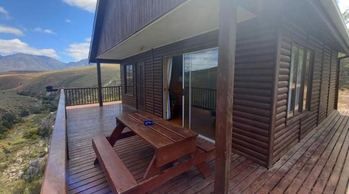 Eagle Falls Country Lodge & Adventures