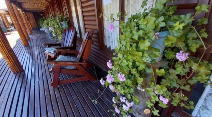 Eagle Falls Country Lodge & Adventures