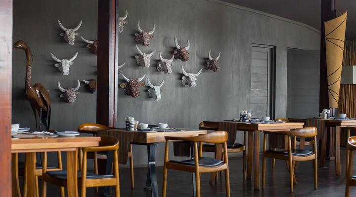 Rhino Ridge Safari Lodge