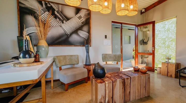 Rhino Ridge Safari Lodge