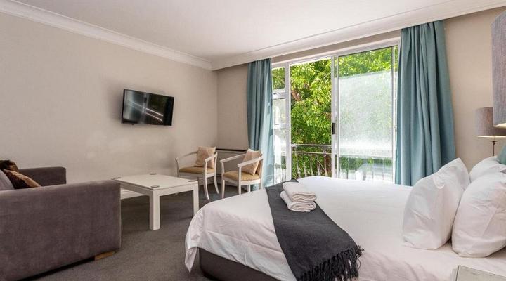 Hollow On The Square