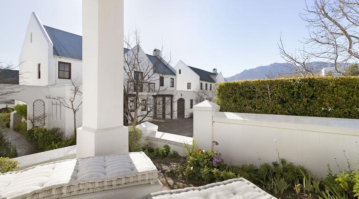 Winelands Golf Lodges 33 by HostAgents