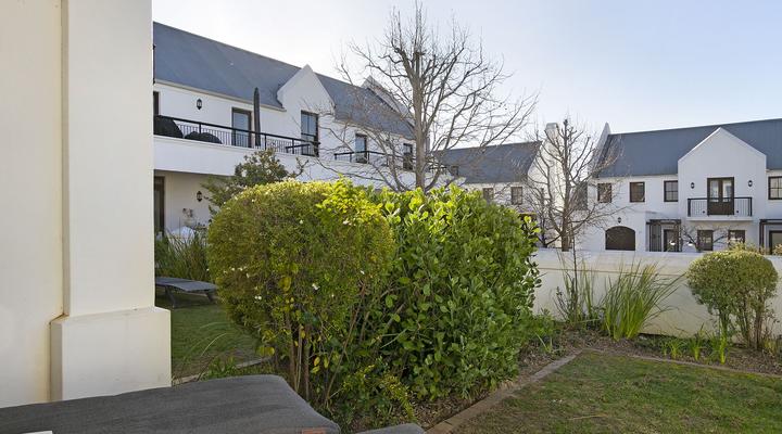 Winelands Golf Lodges 18 by HostAgents