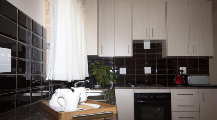 Khamanzi Lodge & Tours