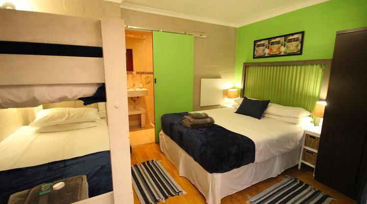 Saltycrax Backpackers & Surf Lodge