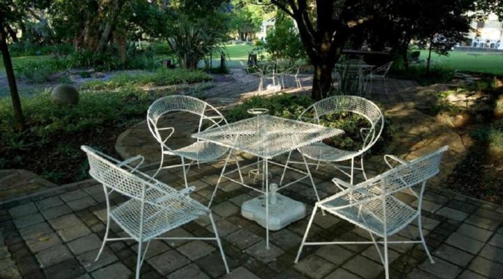 Longtom Farm Guest House