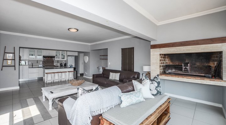 Apartment 6