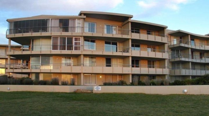Lagoon Beach 202