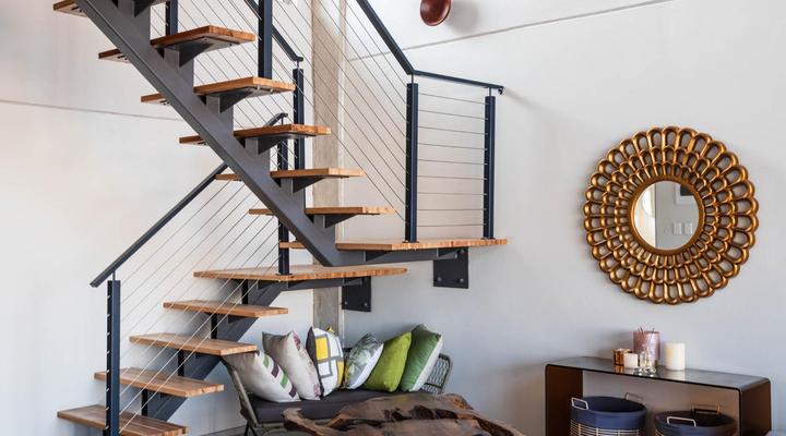 The Bond Square by HostAgents