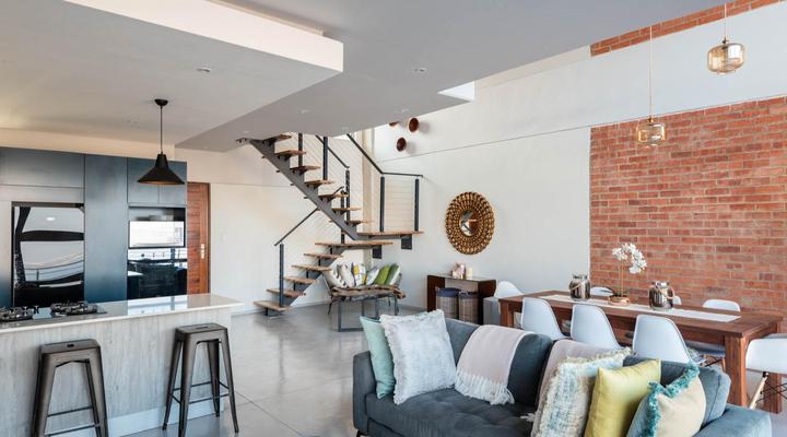 The Bond Square by HostAgents