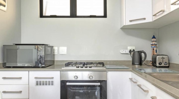 Sea De La Vie 25 by HostAgents