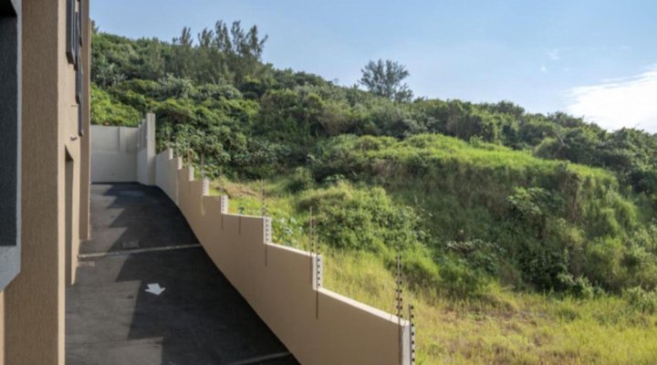 Sea De La Vie 25 by HostAgents