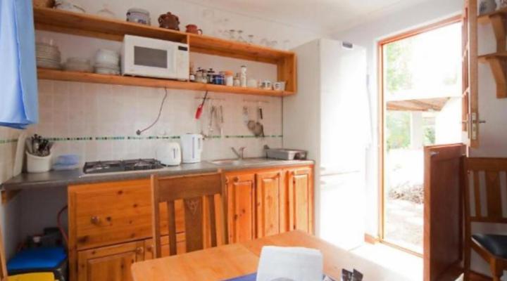 GuBas De Hoek meet eat sleep