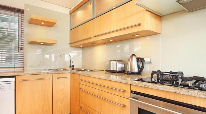 Dolphin Beach E5