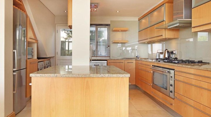 Dolphin Beach E5