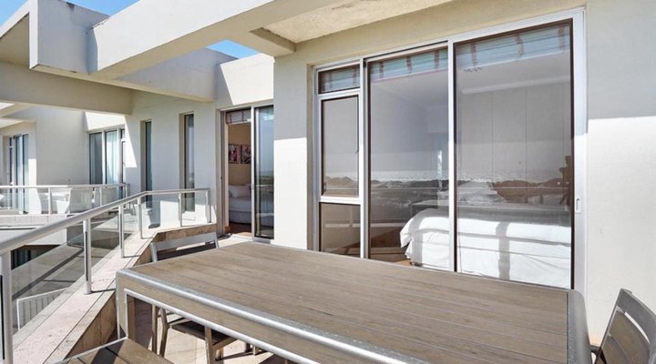 Dolphin Beach E5