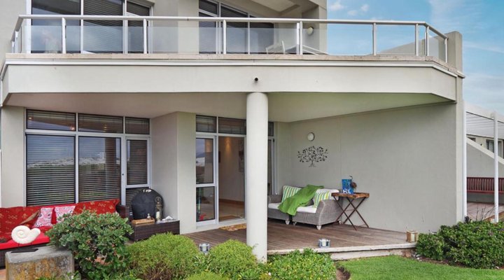 Dolphin Beach E5