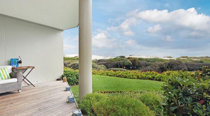 Dolphin Beach E5
