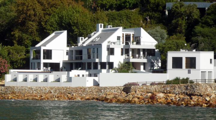 185 on BEACH Boutique Suites and Apartments