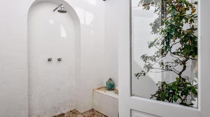 Manhattan Estates - Farm House Estate