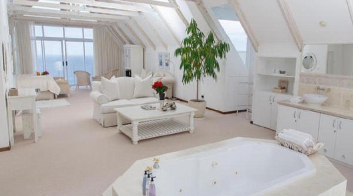 Whales Way Ocean Retreat B&B